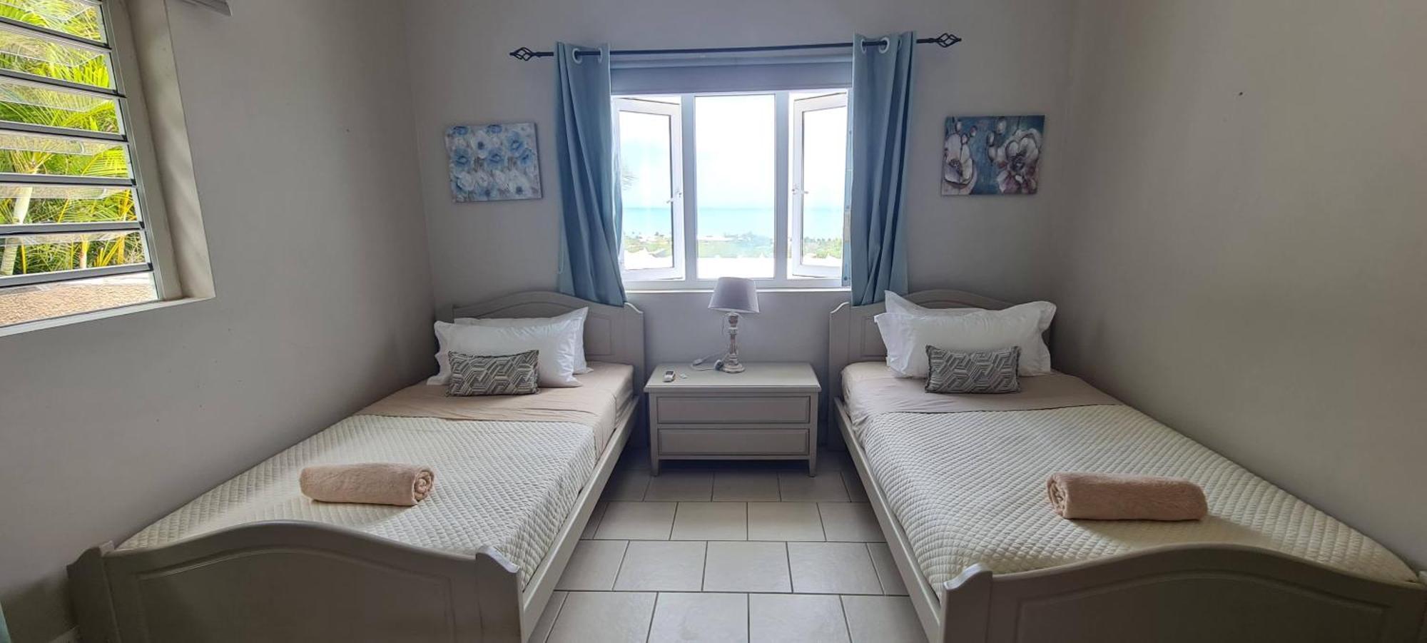 Flamboyant Ocean View - Ex Hillside Haven Apartment Tamarin Exterior photo