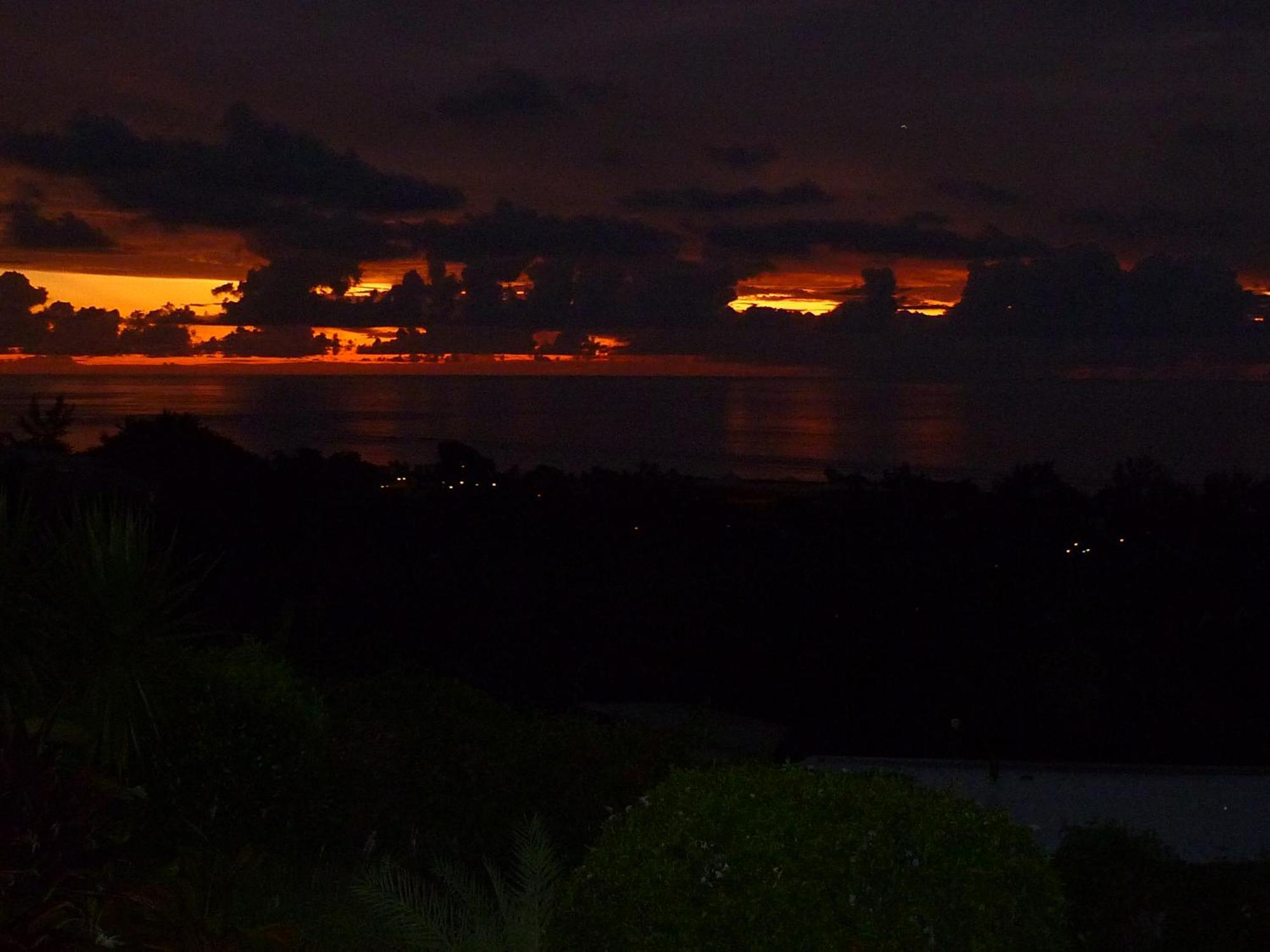 Flamboyant Ocean View - Ex Hillside Haven Apartment Tamarin Exterior photo